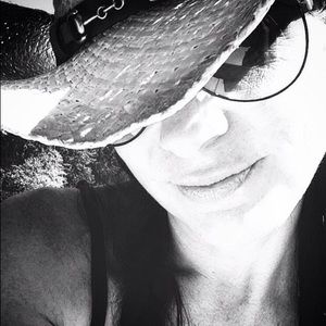 Meet your Posher, Joan