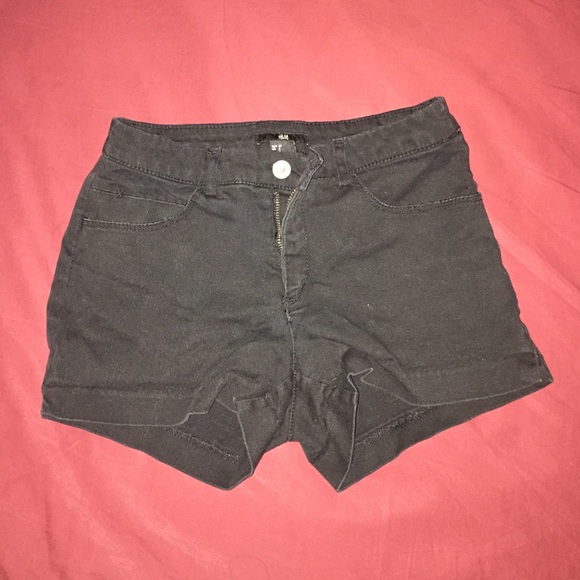 Black shorts, mid waist - Picture 1 of 1