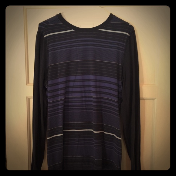 Lululemon men's medium shirt