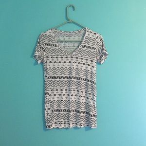 Black and white print top