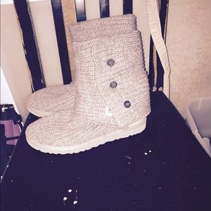 Knitted Uggs