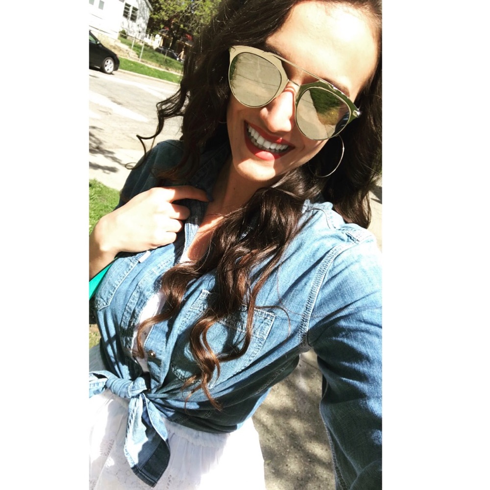 Meet your Posher, Talia