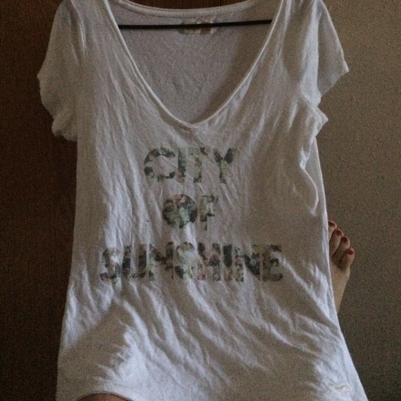 White t- shirt from Hollister