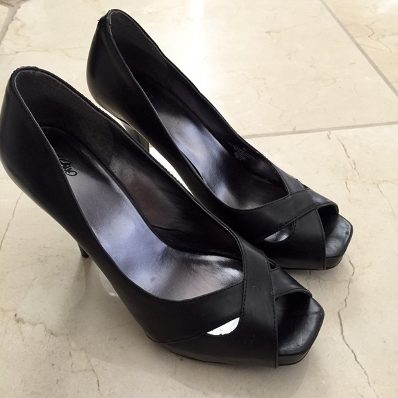 Pumps - Picture 2 of 2