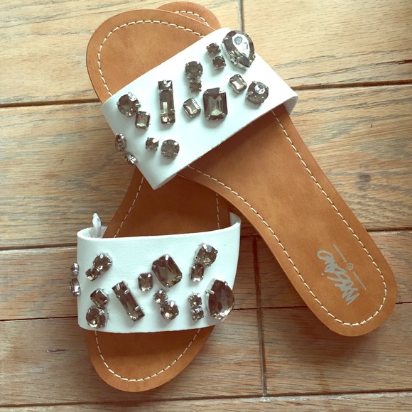 ⭐️ End of Summer Sale⭐️ Sparkle Slip-On Sandals