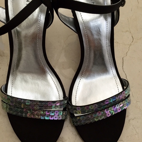 Heels - Picture 2 of 2