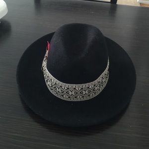 TRADED WITH BETH 🌼 Gypsy Warrior hat