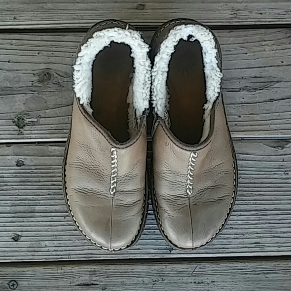 UGG Shoes - Ugg Bettey Slip On