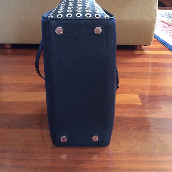 Authentic Michael Kors Selma Handbag - Picture 4 of 4