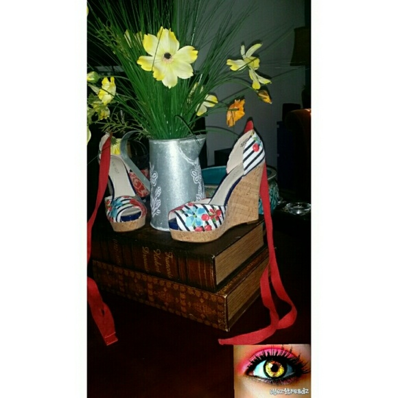 Nine West Cherry Print Wedge