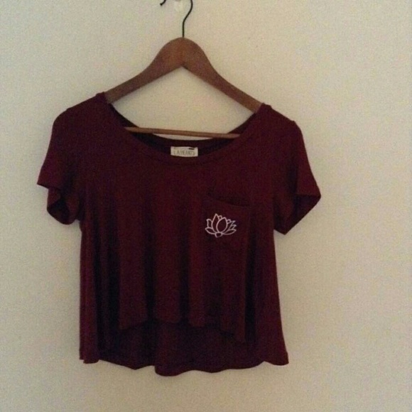 cropped flowy maroon pocket t (NWOT)