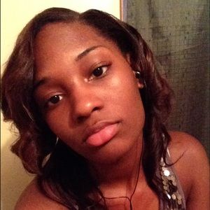 Meet your Posher, Darneshia