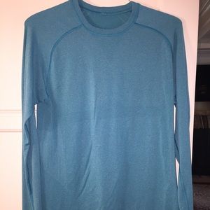 Men's Lululemon long sleeve t shirt