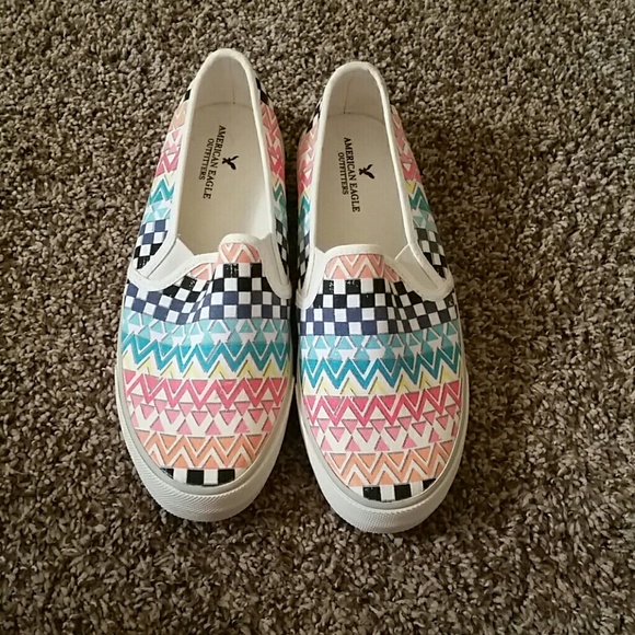 nwot super cute tribal shoes