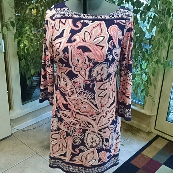 INC sz med dress. 95% polyester 5%  spandex