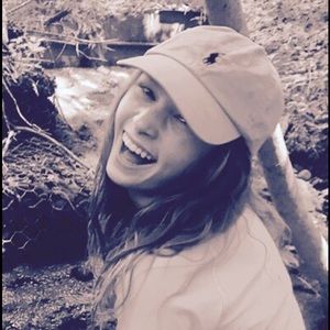 Meet your Posher, Ella