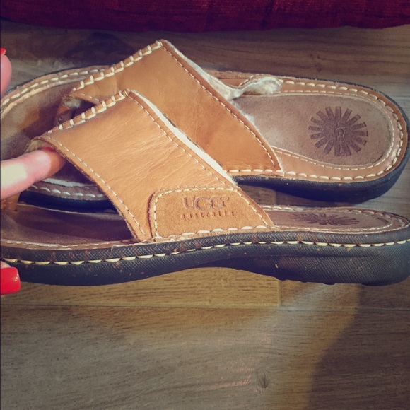 UGG FLIP FLOPS