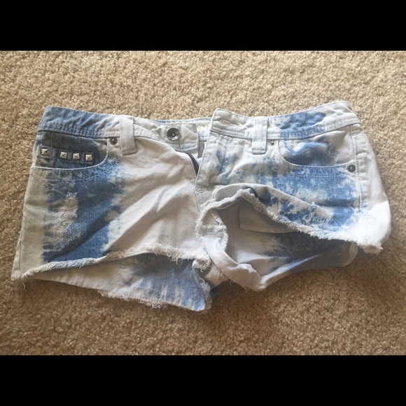 Bleached shorts