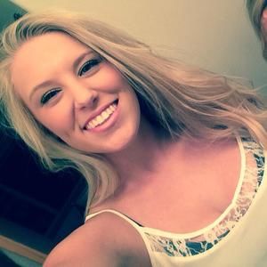 Meet your Posher, Caitlin