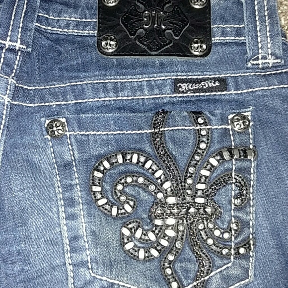 Jeans - Picture 2 of 4