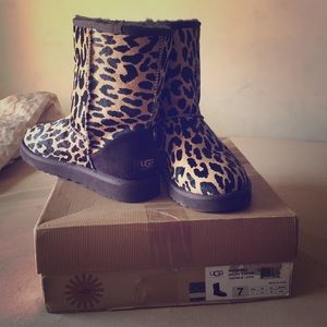 Ugg Uggs cheetah leopard print size 7