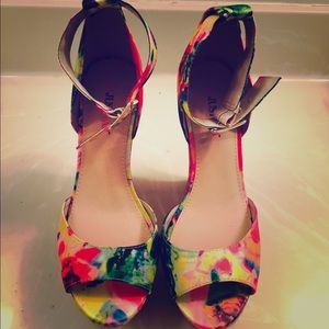 Size 8 Justfab wedges