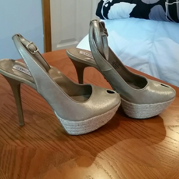 Beautiful platform heels - Picture 2 of 2