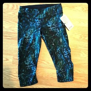 Lululemon top speed crop size 8 NEW with tags NWT