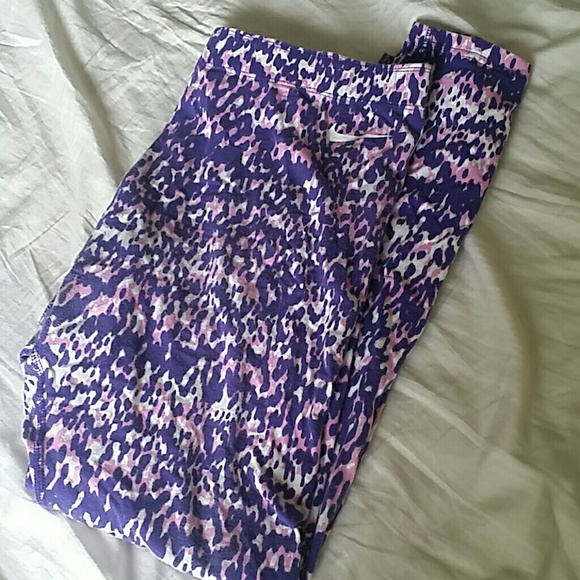 Nike workout leggings - Picture 2 of 3