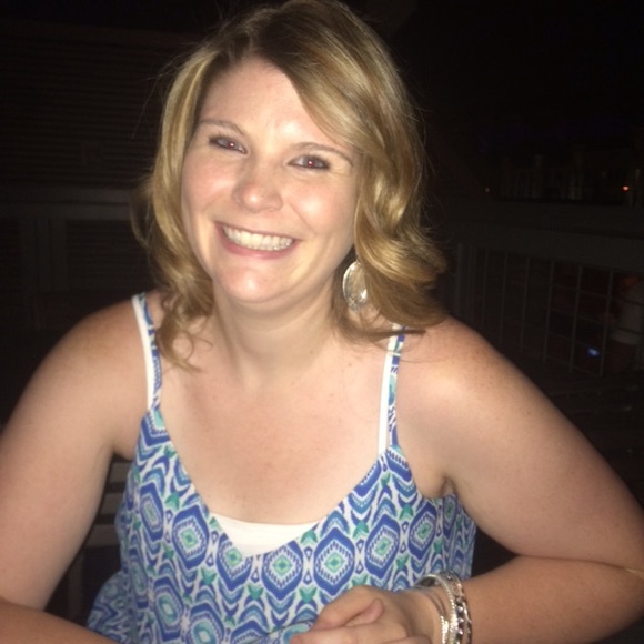 Meet your Posher, Laura