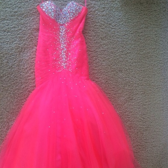 Prom dress - Picture 3 of 3