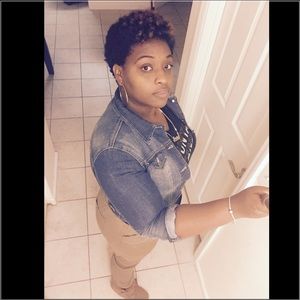 Meet your Posher, Daveina