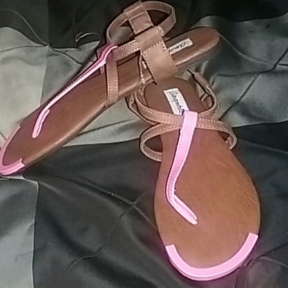 Sandels