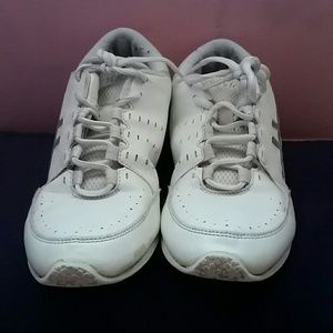 Cheerleading sneakers