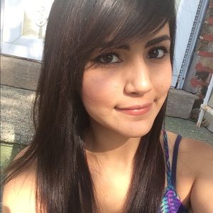 Meet your Posher, Elizabeth