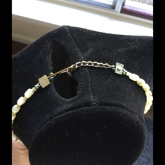 Vintage MOTHER OF PEARL DELICATE carved necklace - Picture 4 of 4