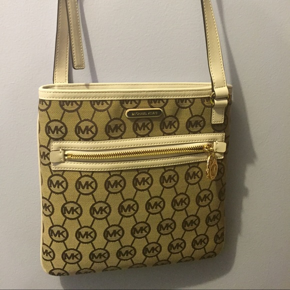 Michael Kors Kempton Large Crossbody