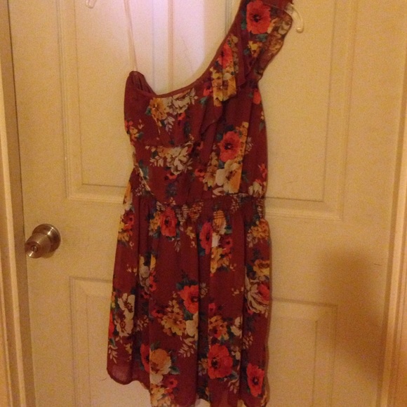 One shoulder dress