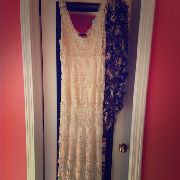 Formal lace maxi dress