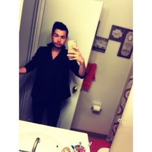 Meet your Posher, Efrain