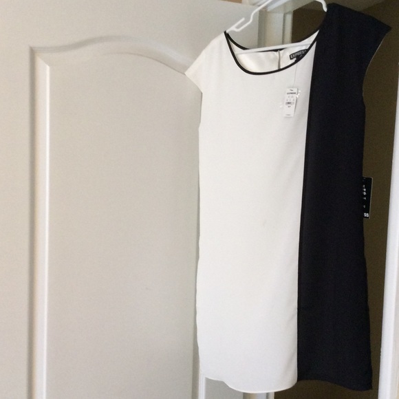 NWT - Black and White Express Shift Dress. Sz - S