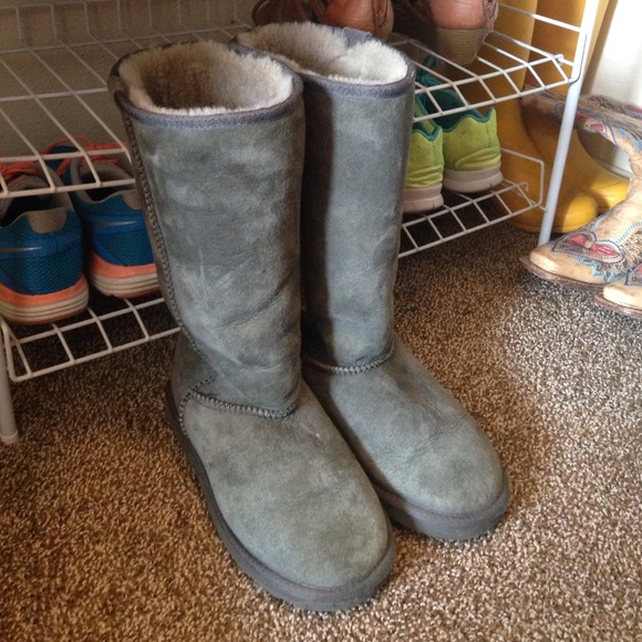 Barely worn emu boots!!!