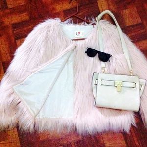 ‼️REDUCED Beautiful Faux light cream-pink fur coat