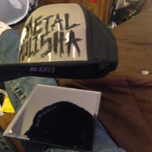 Hat - Picture 3 of 3