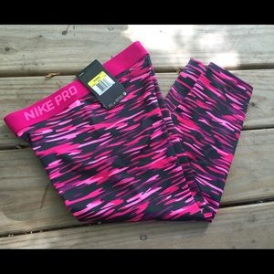NWT Nike PRO SMALL Compression capri pants