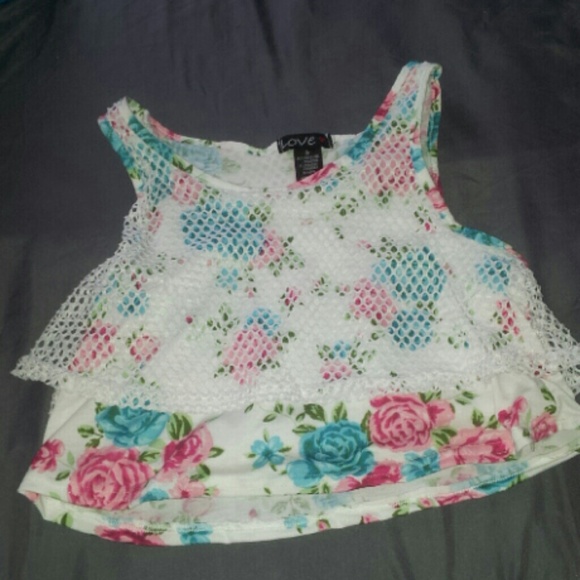 Flowered top - Picture 1 of 2