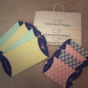 Vineyard Vines gift set!🐳