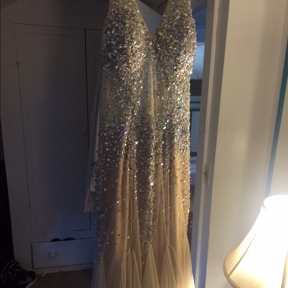 Prom dress, - Picture 3 of 3