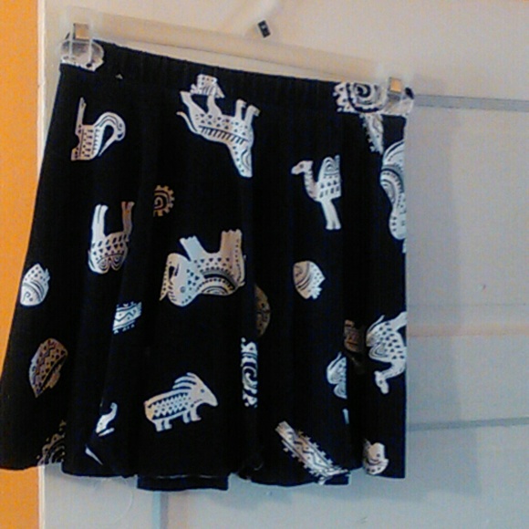 Forever 21 Dresses & Skirts - Forever 21 black and white aztec skirt