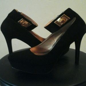 High heel, ankle strap shoes